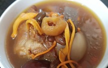 虫草花筒骨黑豆汤