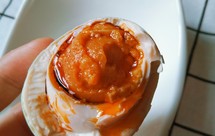 自制起沙出油咸鸭蛋