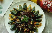 舌尖上的美食～麻辣鲜香的凉拌皮蛋，好吃又爽口