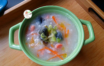 皮蛋火腿蔬菜粥