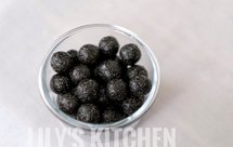 黑豆黑芝麻丸子