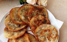 饺子皮橄榄菜肉末饼