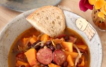 早午餐brunch｜面包绝配鲜爽辣香肠红薯黑豆汤