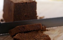 浓郁榛子巧克力蛋糕