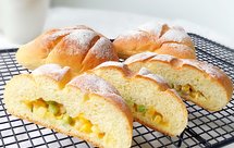 咸香的玉米毛豆软欧包