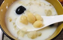 广式甜品雪耳白果牛奶糖水（熬夜族补充骨胶原蛋白）