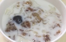 桃胶+银耳+椰奶