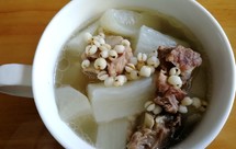 白萝卜排骨薏米汤