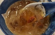 无糖银耳桃胶枸杞汤