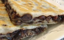 用自制的蜜红豆做的红豆饼