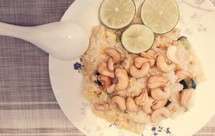 菠萝虾仁腰果炒饭