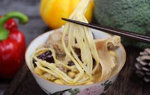 龙须笋松茸鹰嘴豆汤