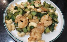 简单又营养的腰果黄瓜炒虾仁