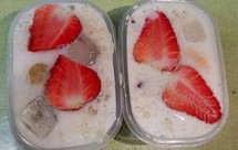 桃胶雪燕皂角米枸杞银耳汤