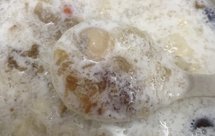 桃胶皂角雪燕银耳羹