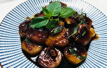 黄桃桃胶莲子银耳羹