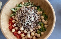 缤纷藜麦鹰嘴豆沙拉 | 超级简单，吃出健康好心情