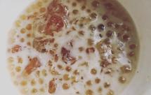 椰汁桃胶西米露