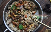 ㊙️ 鸡腿肉佐黑松露鹰嘴豆泥（胡姆斯）