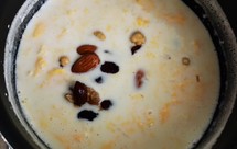 牛奶鸡蛋芡实米酒羹