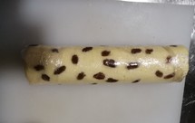 不放奶油也好吃的葡萄干蛋糕卷