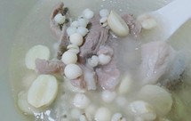 养生莲子薏米芡实扇骨汤