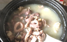 太子参莲子芡实煲猪肚