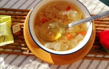 秋季滋养，桃胶皂角米银耳羹