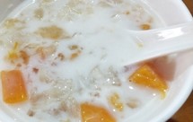 女神甜品♛牛奶木瓜桃胶银耳羹