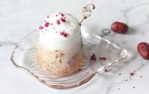 美容养颜！高颜值超好喝的泡泡牛奶桃胶羹