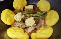 一锅出～排骨炖芸豆贴饼子