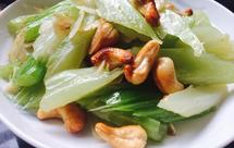 西芹腰果炒百合