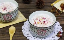 牛奶桃胶银耳羹