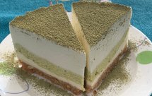开心果仁酱双色慕斯蛋糕
