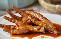 火锅糯鸡爪【5月北鼎珐琅铸铁锅食谱】