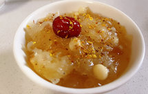 芡实银耳红枣羹