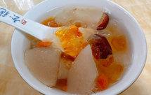 桃胶雪梨银耳羹（止咳化痰）