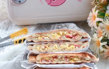 热压蟹肉鸡蛋三明治