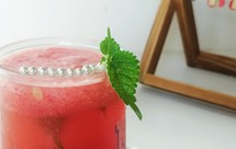 冷萃乌梅西瓜茶