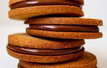 翻译食谱 | 浓郁榛子巧克力夹心饼干