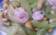 营养美味的腰果虾仁炒西芹