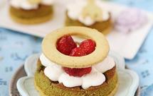 草莓开心果奶油塔