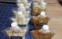 牛奶鲜炖桃胶皂角米雪燕桂圆