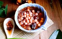 红枣银耳芡实汤