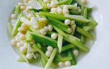 鸡头米芦笋百合