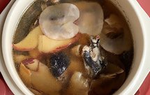 海底椰响螺片眉豆鸡汤