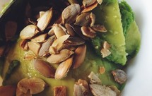 牛油果南瓜子三明治