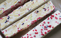 草莓开心果雪花酥（熬糖版）