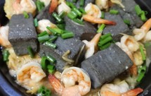 鲜虾黑豆腐煲