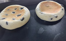 黑豆黑芝麻乳酪面包